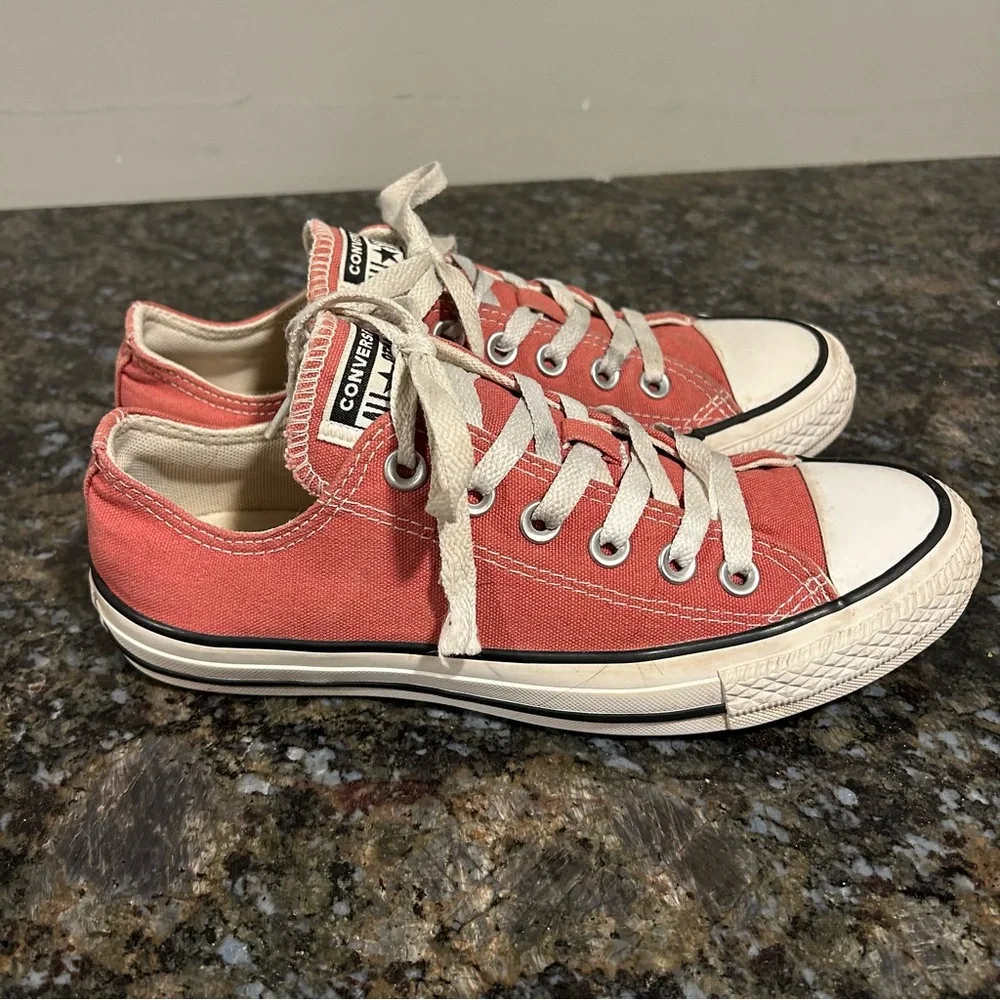 Converse Low Top Sneakers Pink Salmon Womens 7 Men’s 5 Shoes